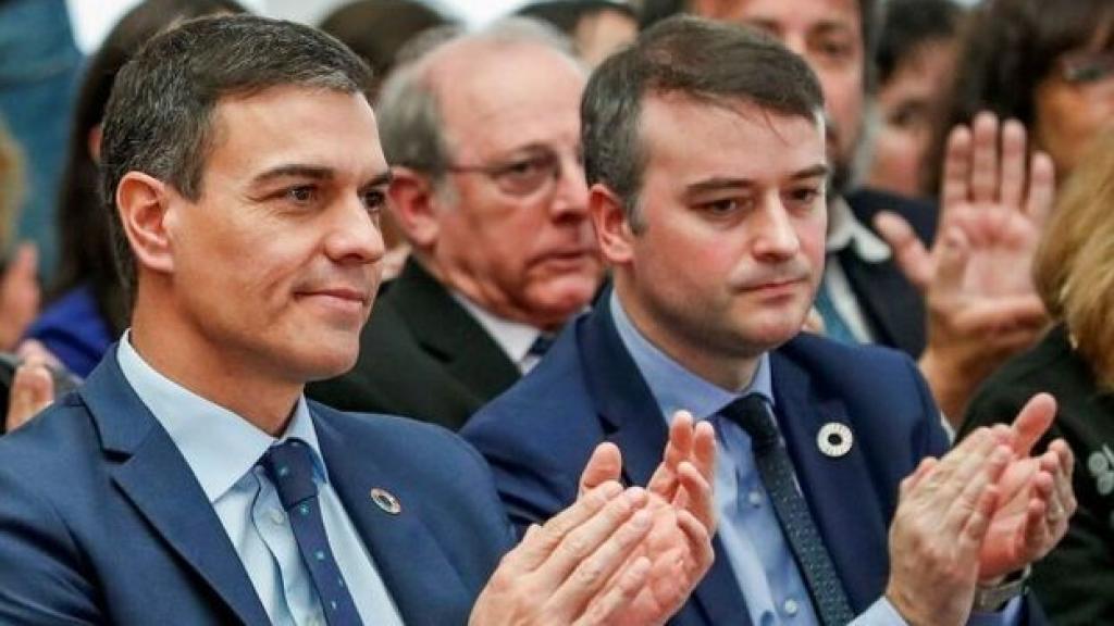 Pedro Sánchez y su jefe de Gabinete, Iván Redondo.