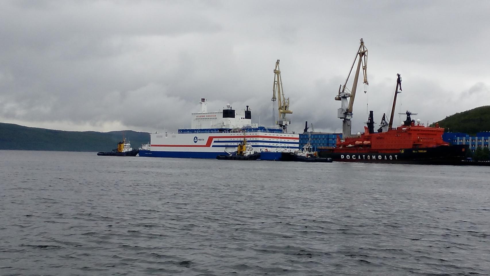 Barco ruso con central nuclear