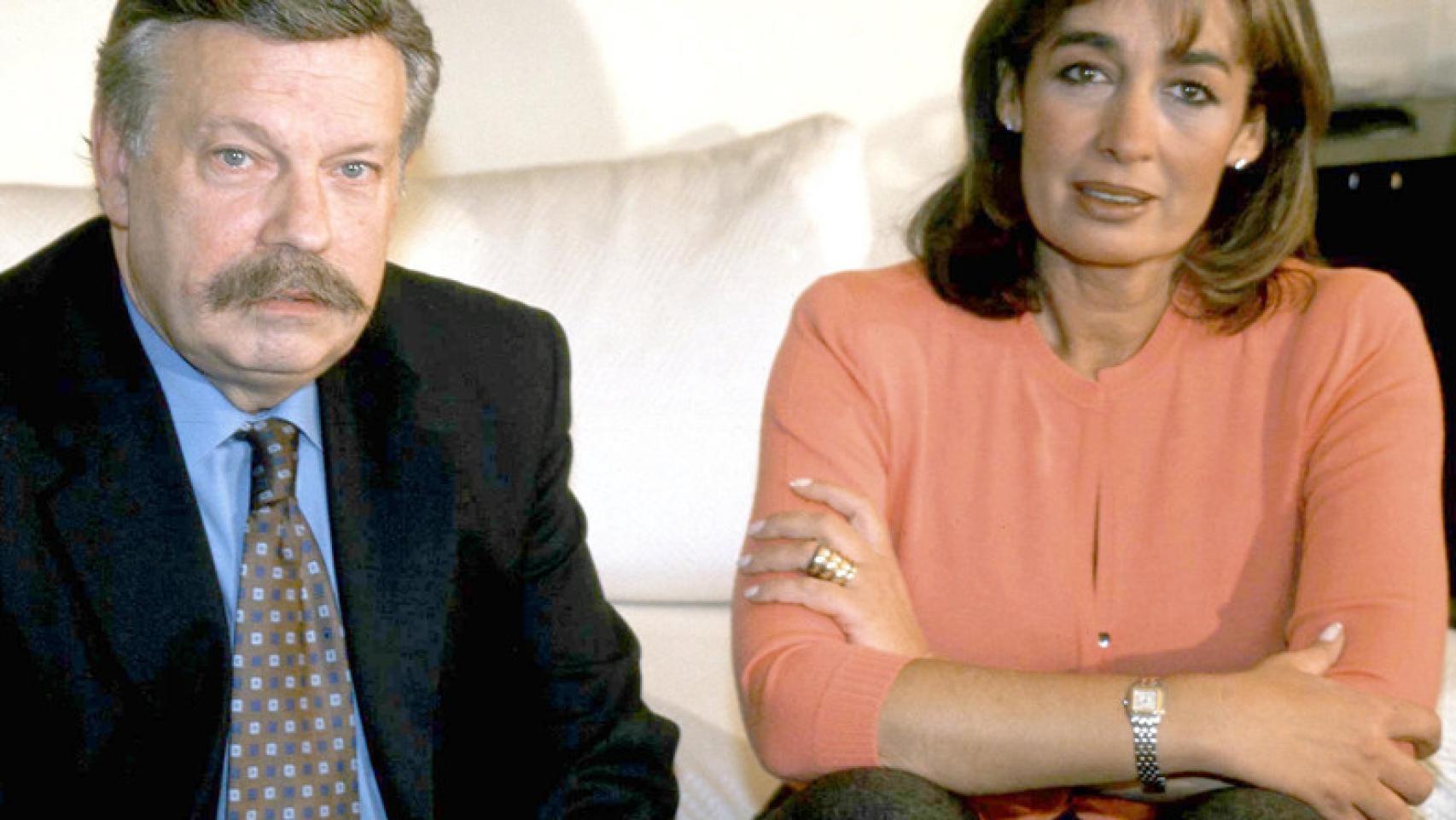 José María íñigo junto a su mujer, Pilar Piniella.