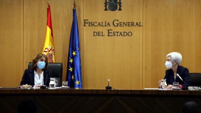 La fiscal general del Estado, Dolores Delgado, y la fiscal de la Sala de Discapacidad y Mayores, María José Segarra.