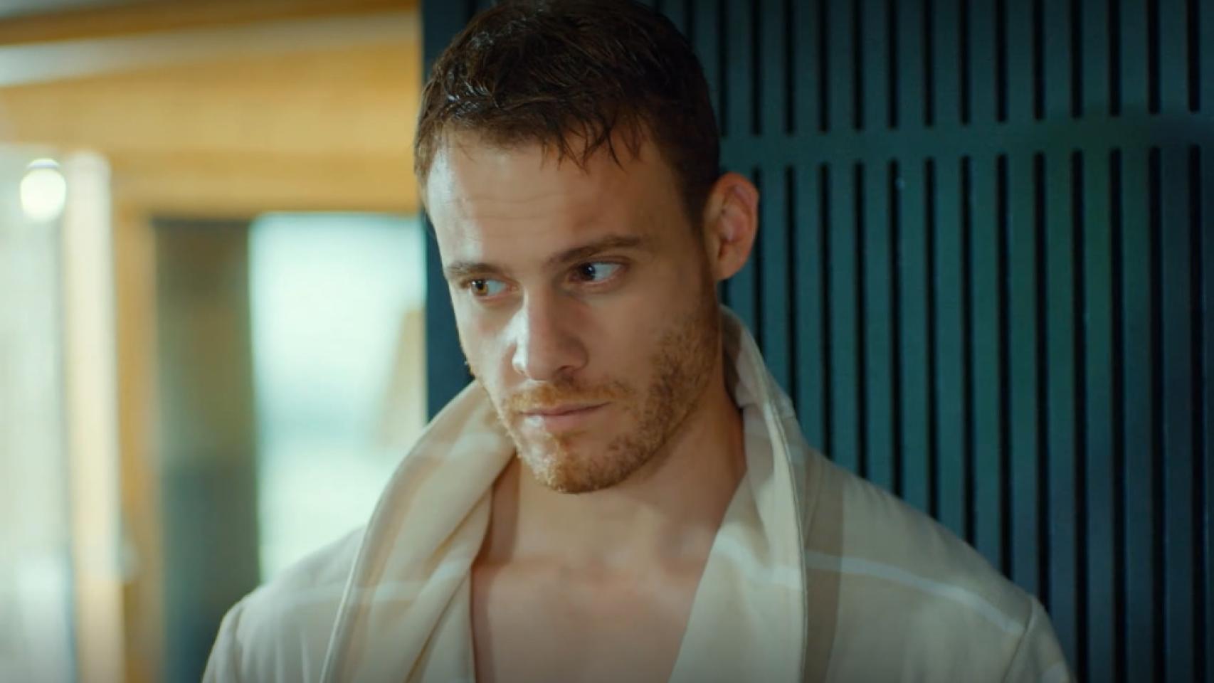 Selin encuentra el contrato de Serkan y Eda, en el capítulo 13 de 'Love is in the air'