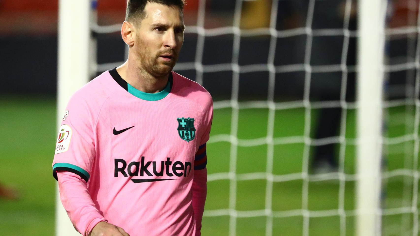Leo Messi, con la camiseta rosa del Barcelona