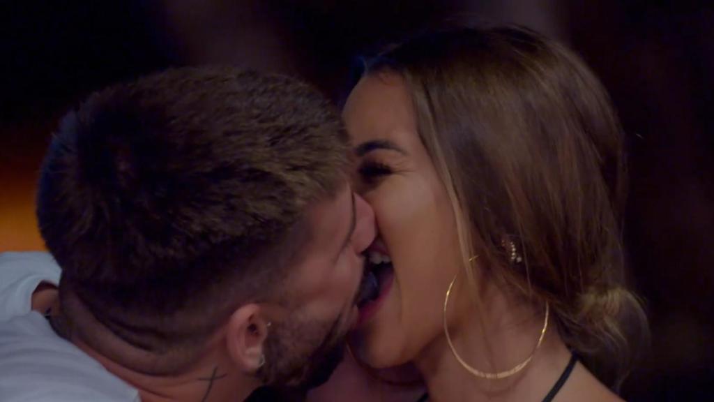 Marina ha traspasado los límites con Isaac.