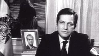 Adolfo Suárez, durante su discurso de dimisión.