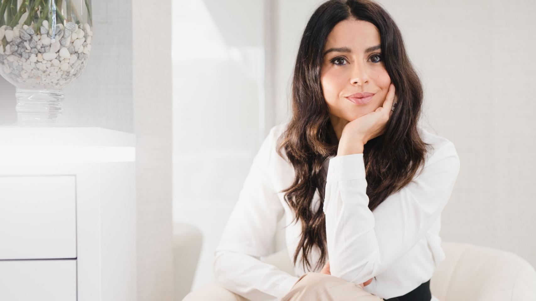 Araceli Hermelo, fundadora de la marca de belleza Ylé Cosmetics y del centro de estética YleKara.