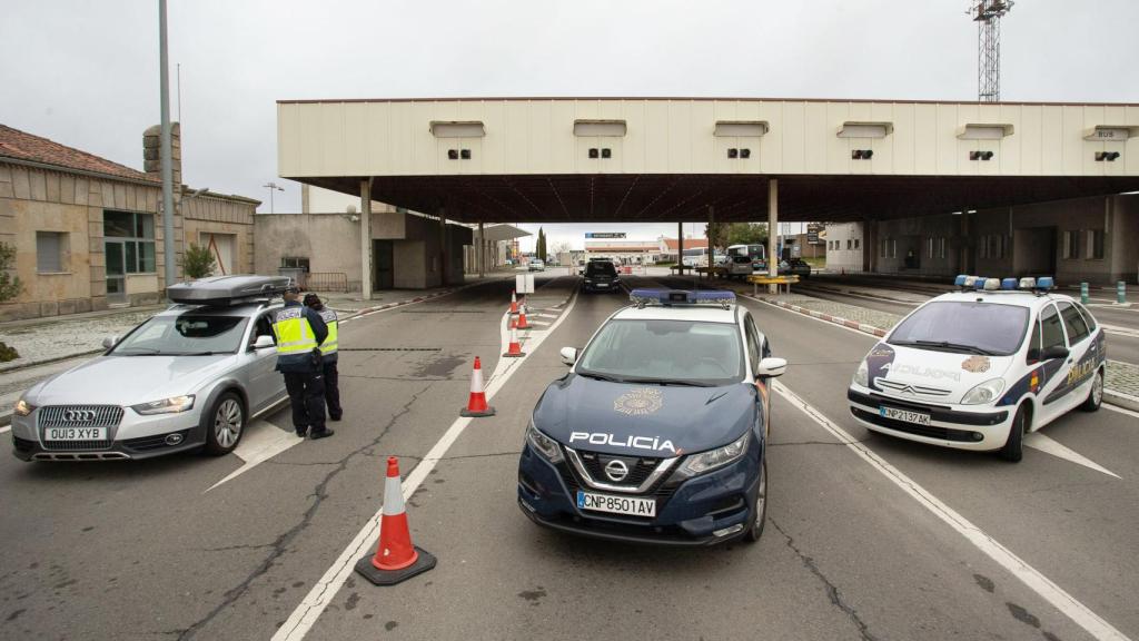 Un control en la frontera con Portugal por Fuentes de Oñoro