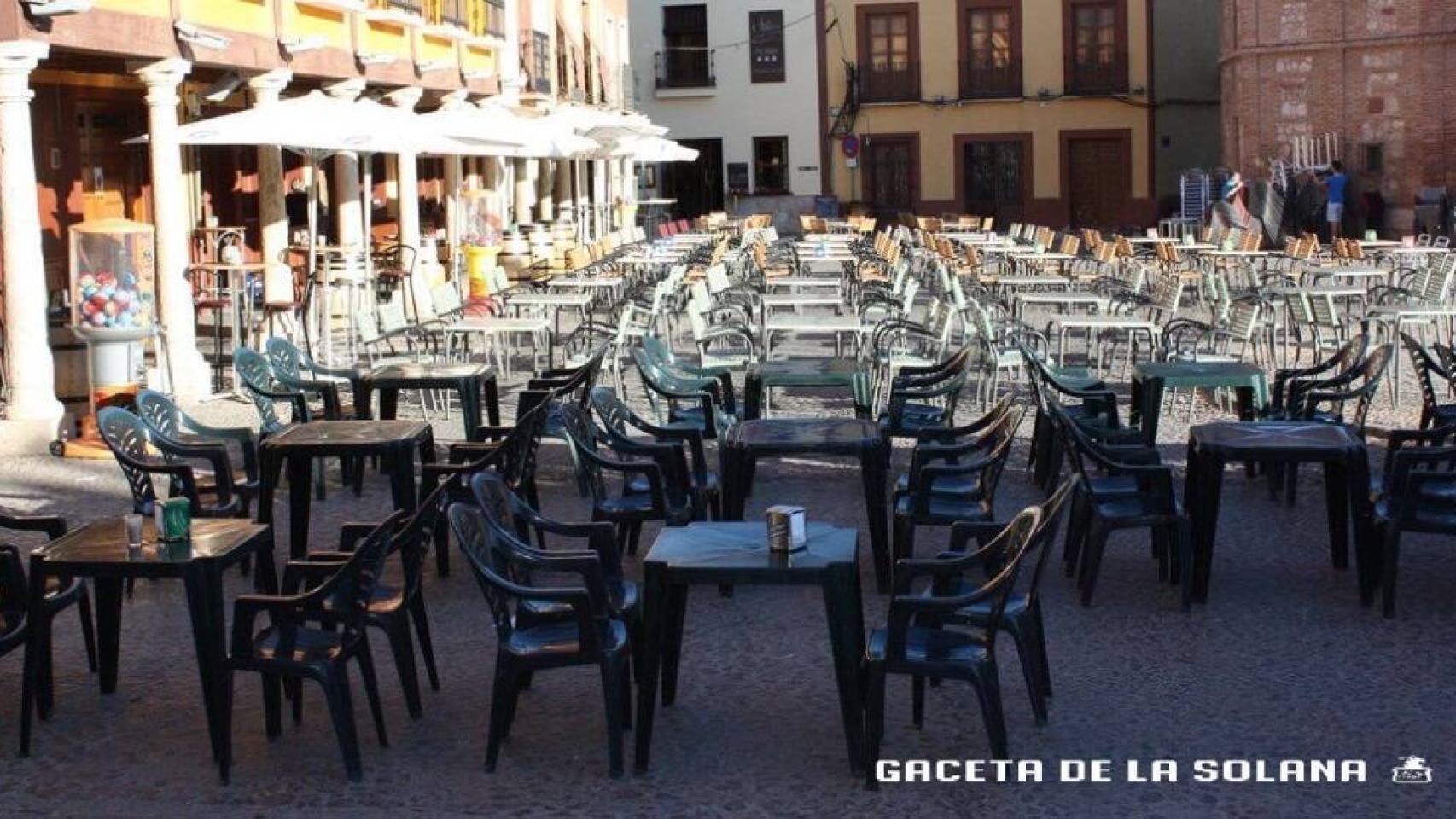 Terraza en la Plaza mayor de La Solana