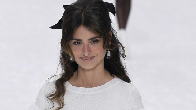 Penélope Cruz en un desfile de Chanel.