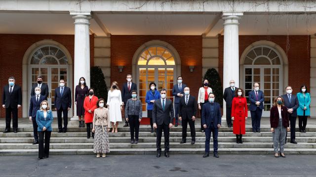 El Gobierno posa en Moncloa por primera vez tras la salida de Salvador Illa, con Miquel Iceta como novedad.