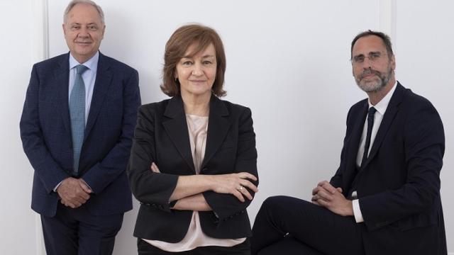 Santiago Torres (presidente), Isabel Lozano (consejera delegada) y José María Huch (director financiero de Atrys Health).