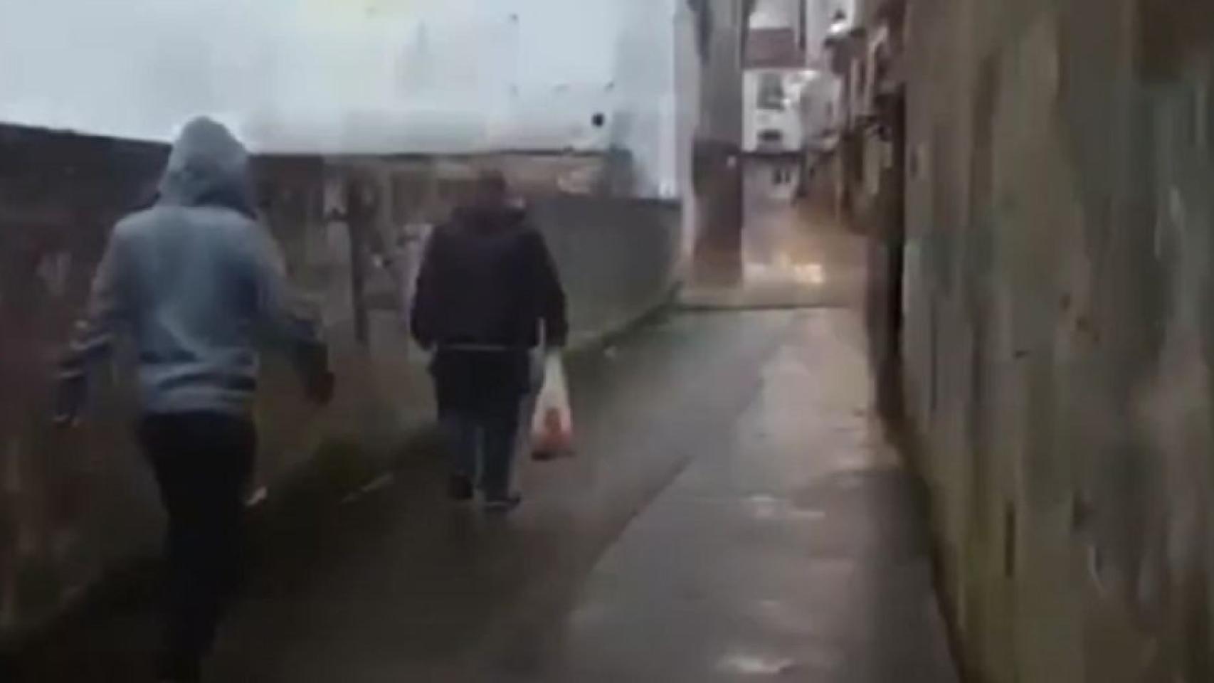 Imagen del video difundido en redes sociales por los propios agresores.