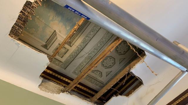 Parte del techo descubierto en el Palacio de Boadilla.