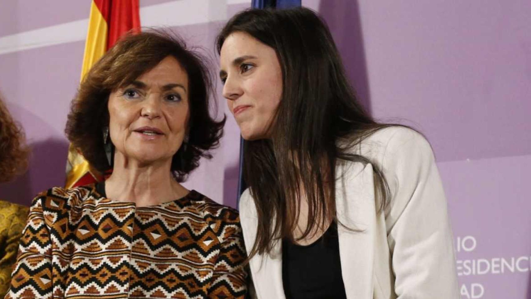La ministra de Igualdad, Irene Montero, junto a la exvicepresidenta Carmen Calvo.