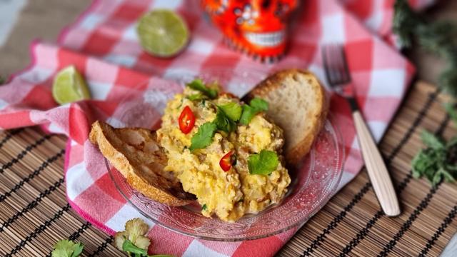 Huevos a la mexicana, el revuelto perfecto para el desayuno