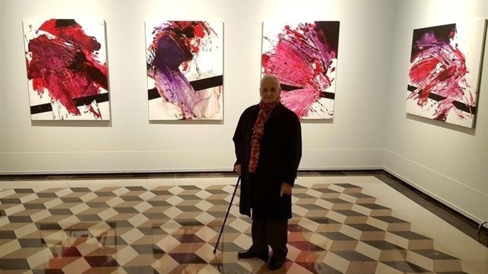 Luis Feito en una exposición de sus obras en enero de 2019.