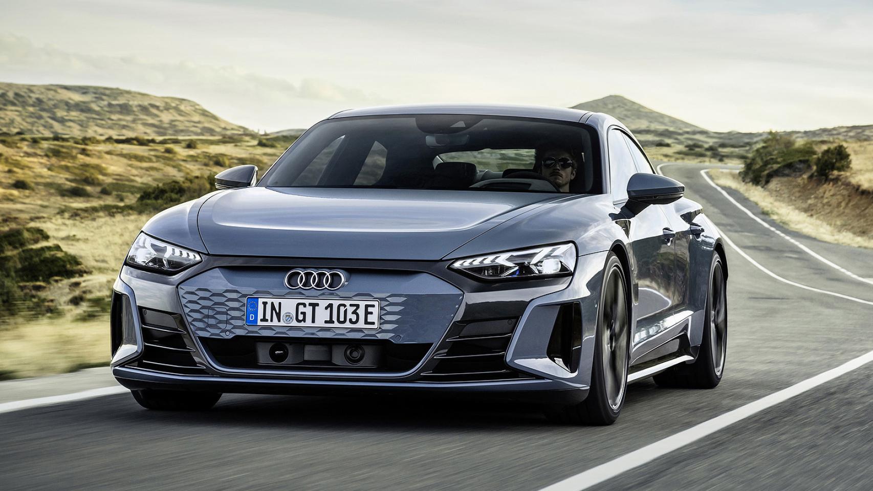 El Audi e-tron GT es un deportivo coupé 100% eléctrico con cinco puertas y cuatro plazas.