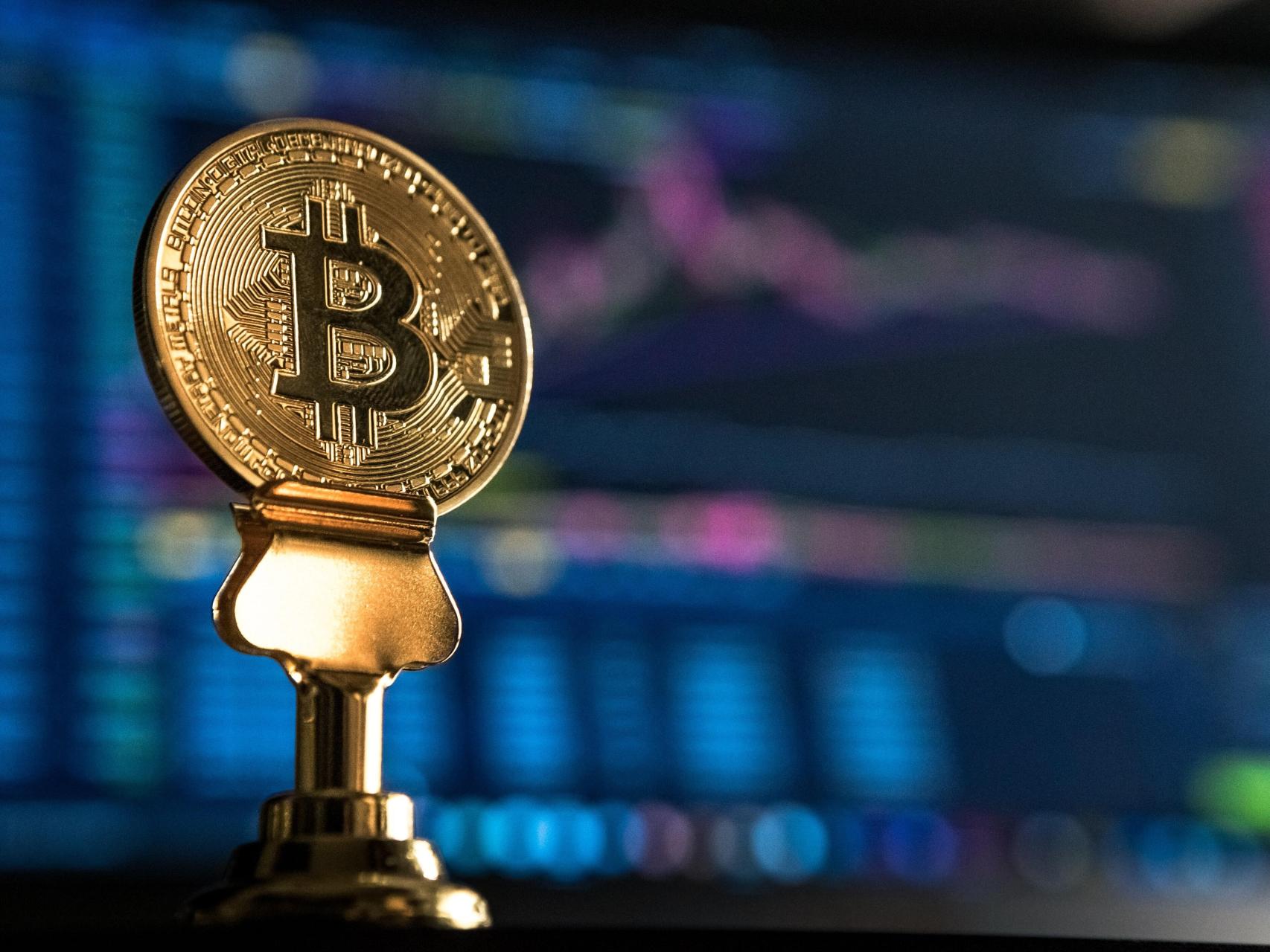 El bitcoin se dispara a nuevos máximos históricos por encima de los 60.000  dólares