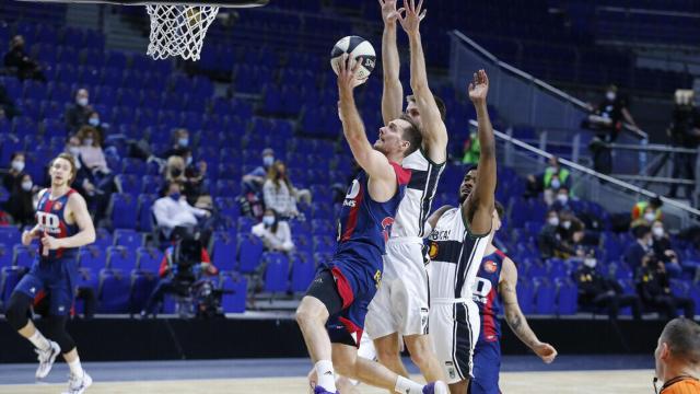 Dragic penetrando a canasta