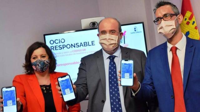 Juan Ángel Morejudo, a la derecha, con José Luis Martínez Guijarro y Patricia Franco