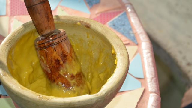 Cómo hacer alioli de aguacate: versión original y vegana