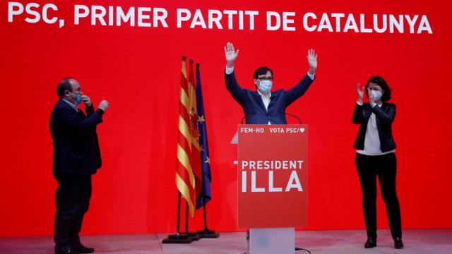 Salvador Illa (centro) con Miquel Iceta (izqda) y Eva Grandos (dcha).