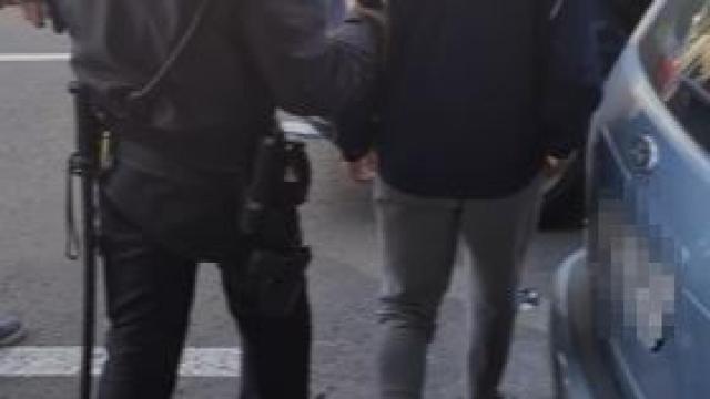 Uno de los jóvenes detenidos