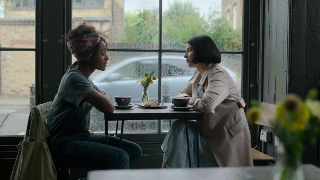 Simone y Adele en 'Detrás de sus ojos'.