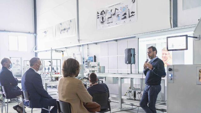 Una reunión técnica del clúster del sector.
