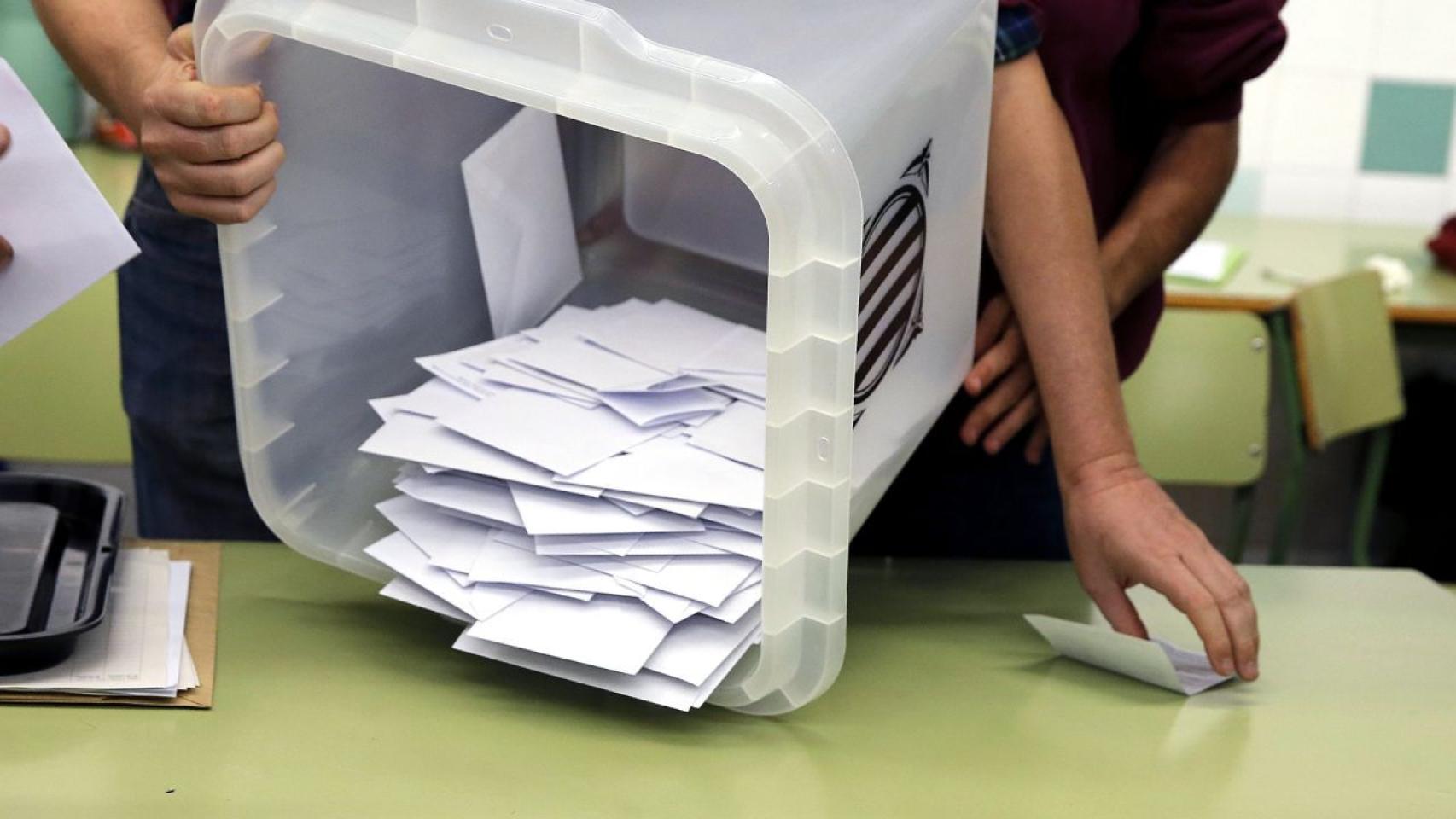 Urna del referéndum del 1-O. Efe