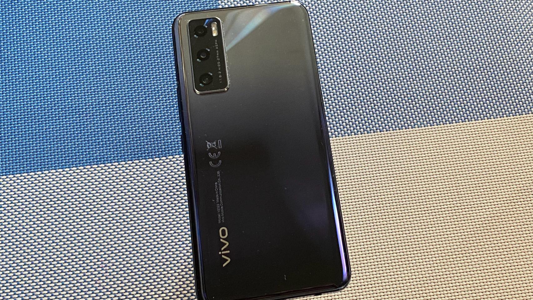 El Vivo Y70 es un móvil de gama media muy interesante