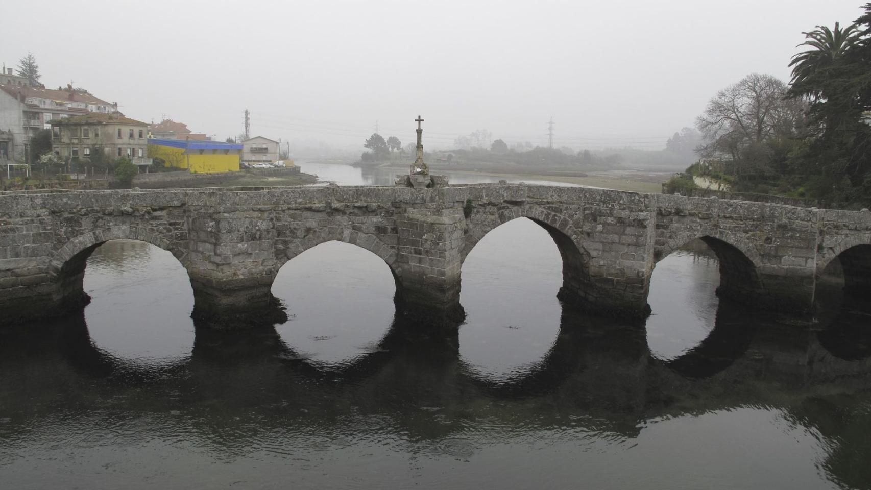 Río Miñor a su paso por el puente de Ramallosa.
