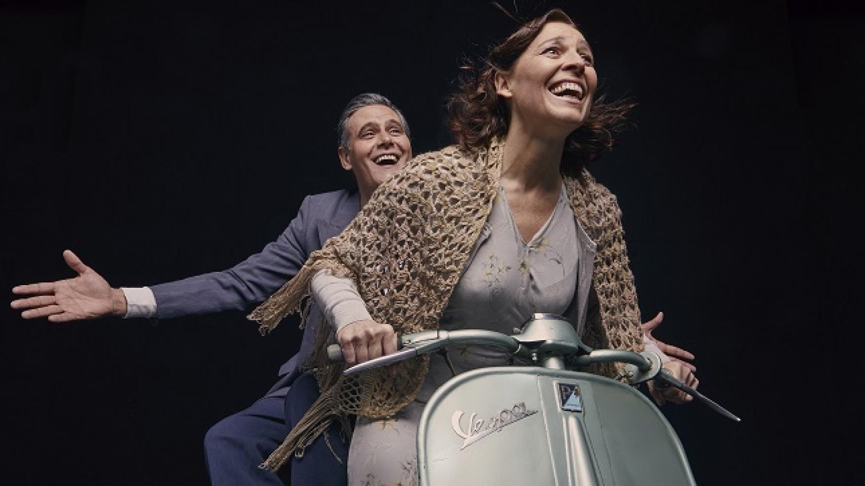 Elisabet Gelabert y Roberto Enríquez en '¡Nápoles millonaria!'. Foto: Jesús Ugalde