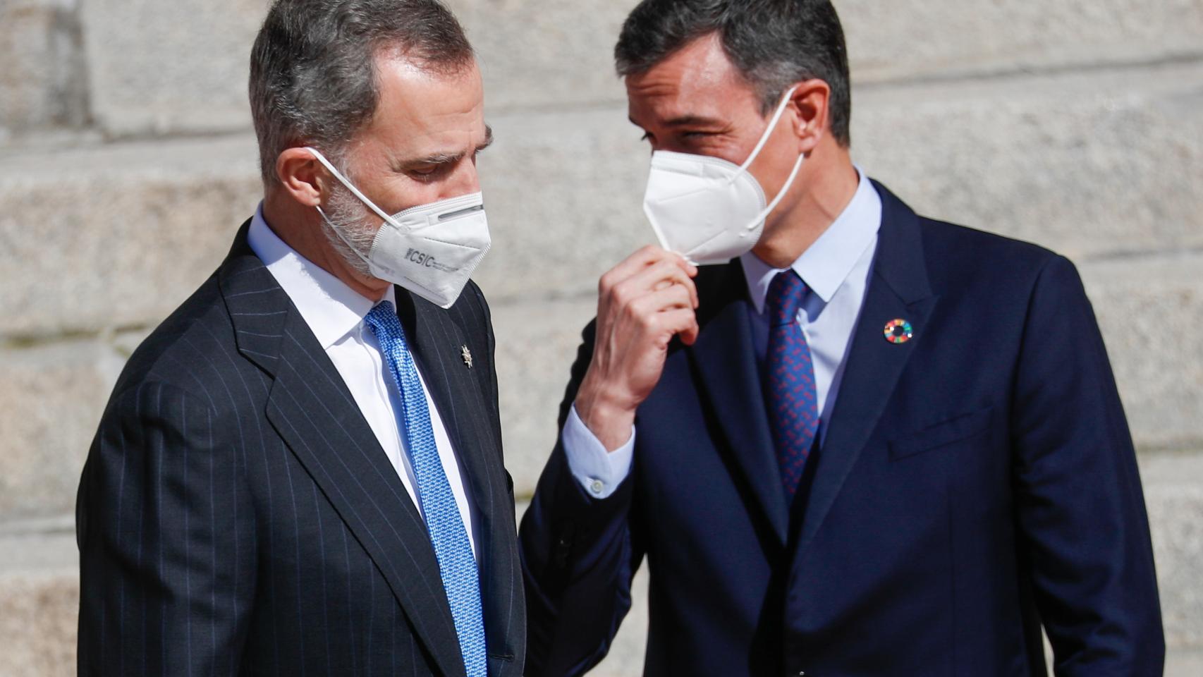 El rey Felipe VI y el presidente del Gobierno, Pedro Sánchez, este martes en el acto con motivo del 40 aniversario del 23-F.