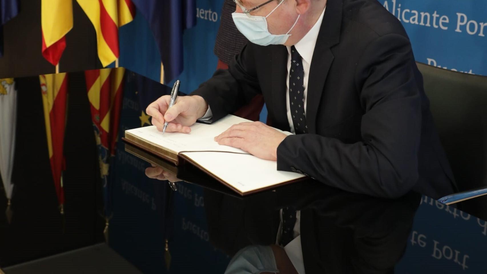 Ximo Puig, en su visita de ayer a Alicante.