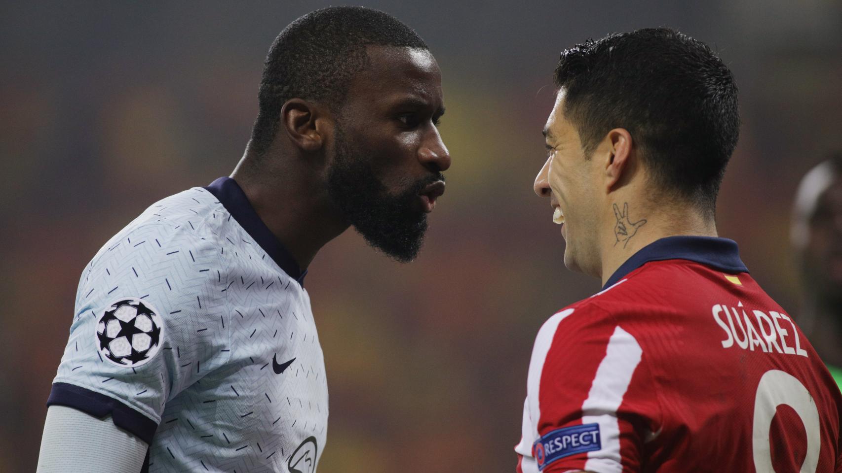 Cara a cara entre Rudiger y Luis Suárez