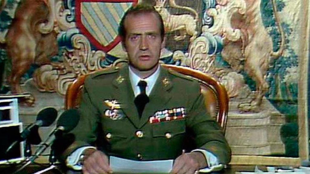 El rey Juan Carlos durante su famoso discurso del 23-F.