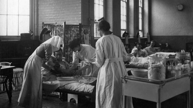 Escena en una sala del hospital de la calle Endell.