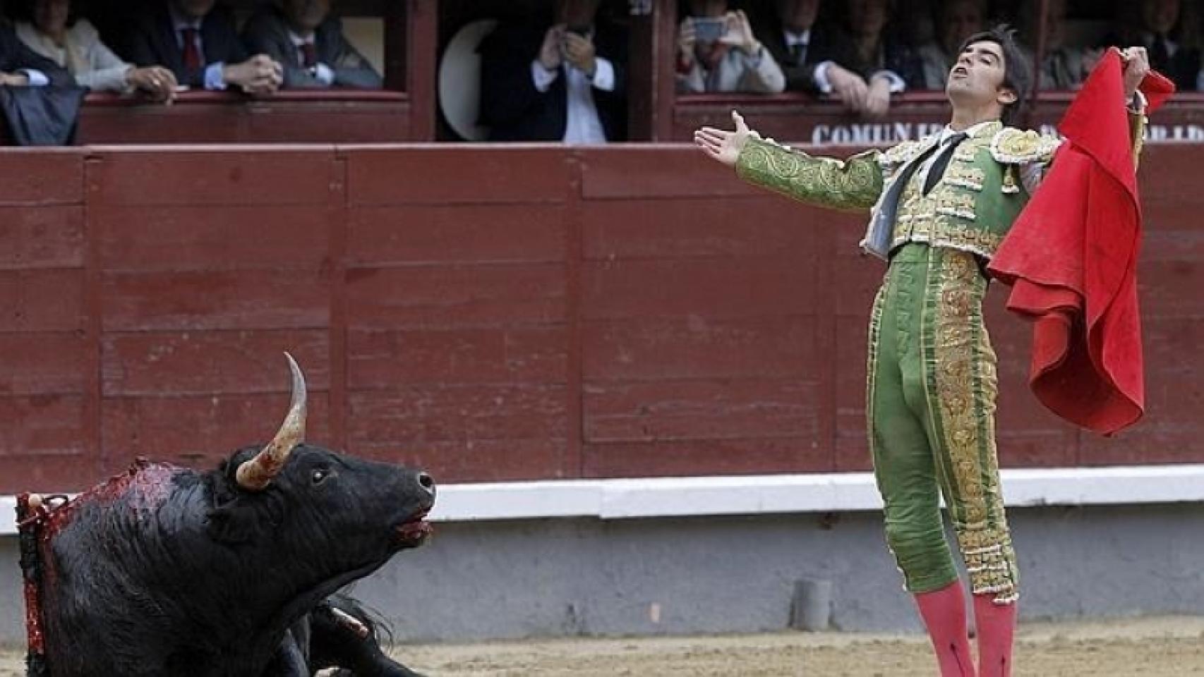 Perera en plena faena. EFE.