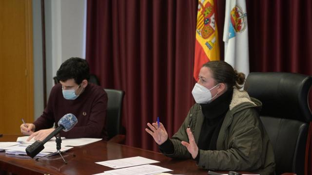 La alcaldesa de Boimorto, María Jesús Novo, durante un pleno.