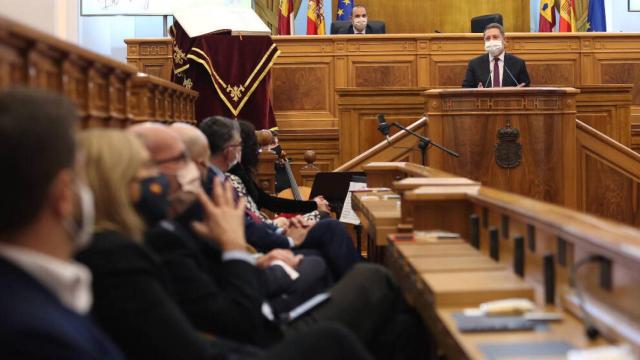 El presidente regional, Emiliano García-Page, durante una intervención en las Cortes de Castilla-La Mancha