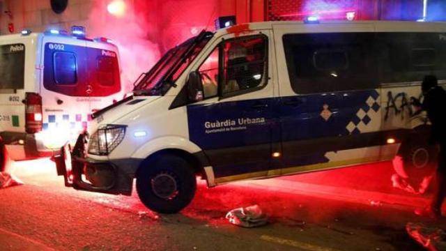 Ataque a la comisaría de La Rambla con cócteles molotov.