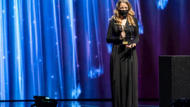 Pilar Palomero, directora de 'Las niñas', gran triunfadora de la noche. Foto: Santiago Píxel
