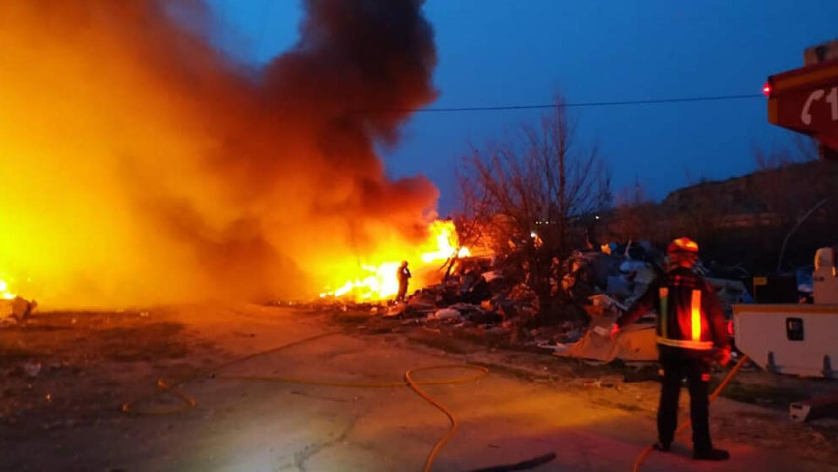 Una imagen del incendio tomada por los Bomberos de Toledo