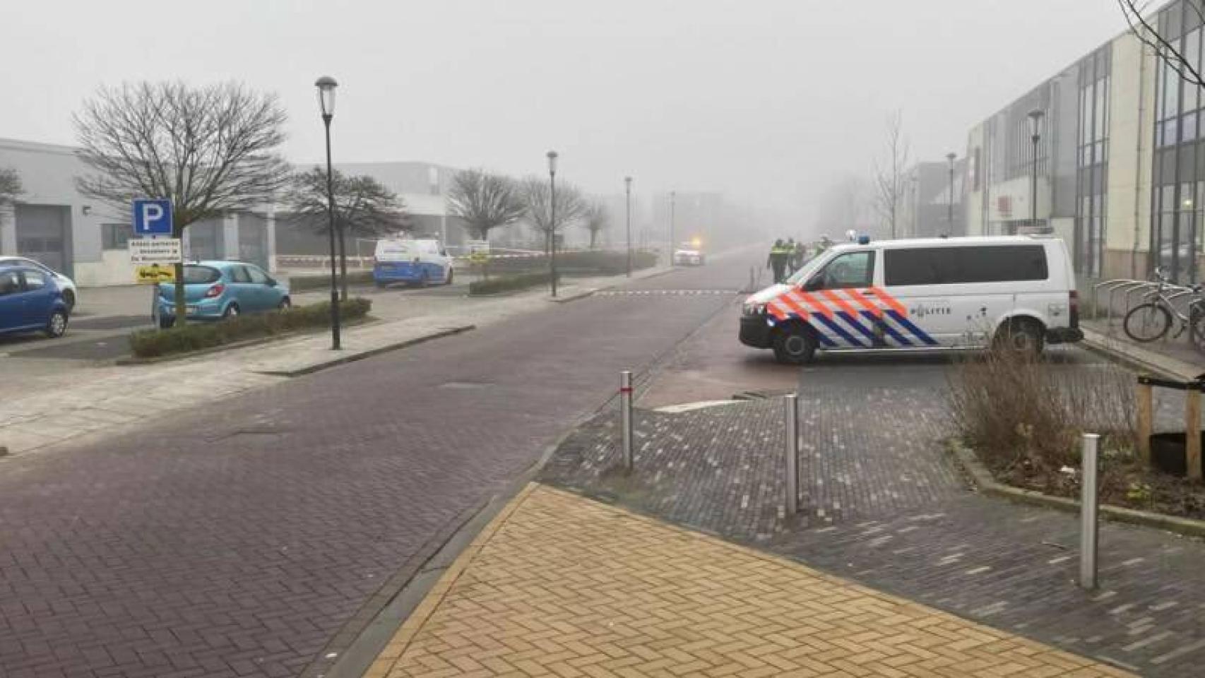 La zona en la que ha ocurrido la explosión, acordonada por la policía.