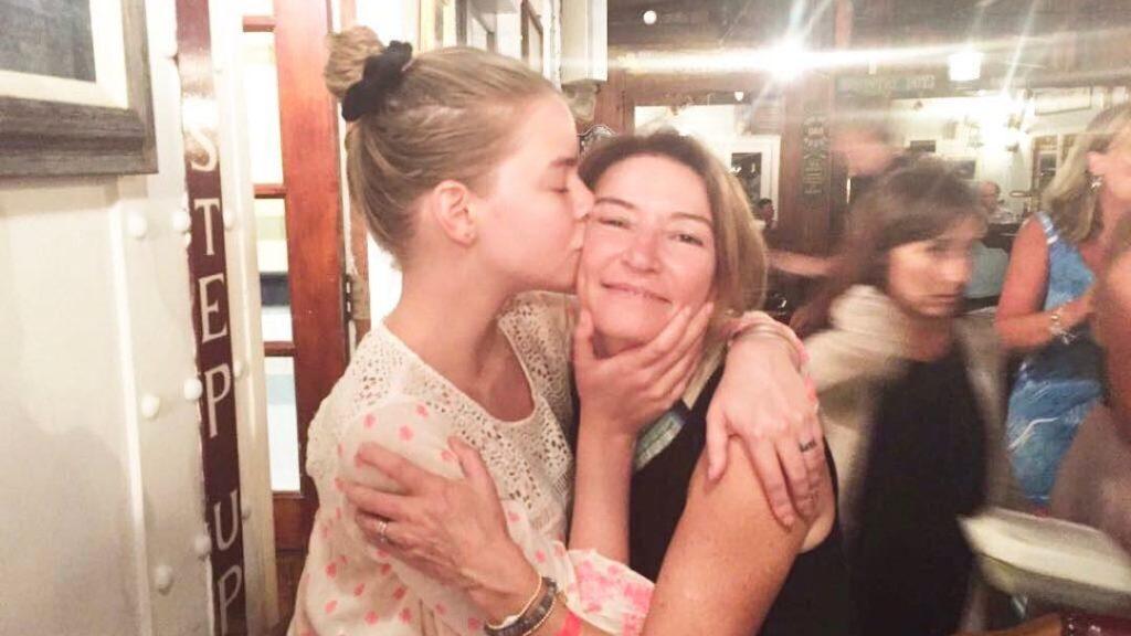 Anya Taylor-Joy y su madre, Jennifer Joy.