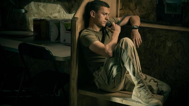 Tom Holland es el joven veterano Nico Walker en 'Cherry'.