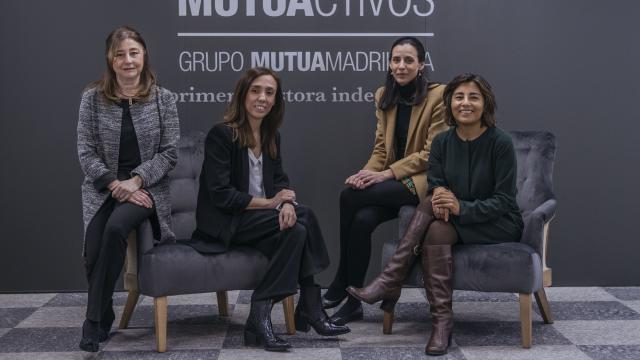 Las gestoras de renta fija de Mutuactivos. Por orden: Esther Álvarez, María Portillo, Rebeca Martínez y Erika Vidal.