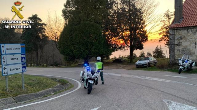 La Guardia Civil frustra una concentración ilegal de coches en Oia (Pontevedra)