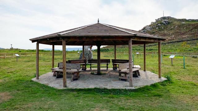 El Bosque de la Memoria en honor a Máxima y Angelina, las dos fallecidas en los incendios de Chandebrito.
