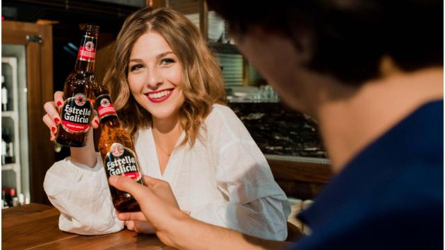 Estrella Galicia da 80 euros a sus empleados para gastar en hostelería esta Navidad